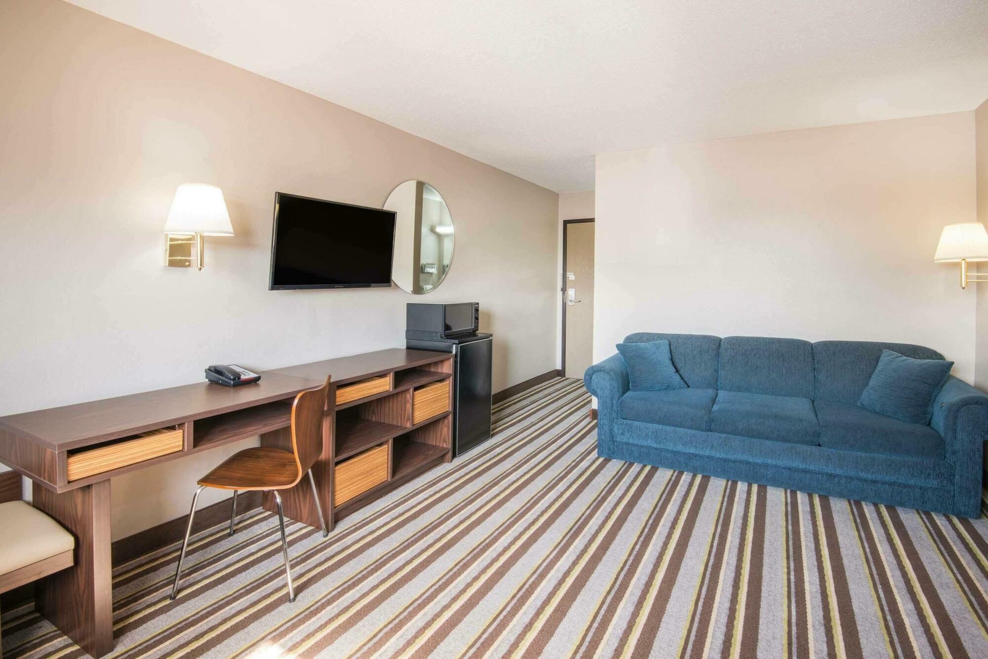 Super 8 By Wyndham Nevada Hotel Exterior photo